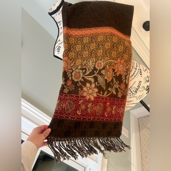 NWOT Large Brown and Orange Pattern Scarf with Fringe | OS - Picture 7 of 8